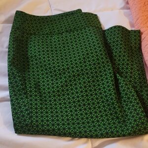 Worthington Green and Black Patterned Ankle Pants